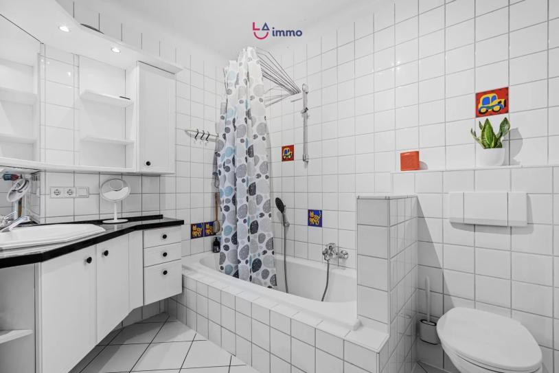 Very nice 87 m² 1-bedroom apartment in Limpertsberg - sought-after area - Image #9