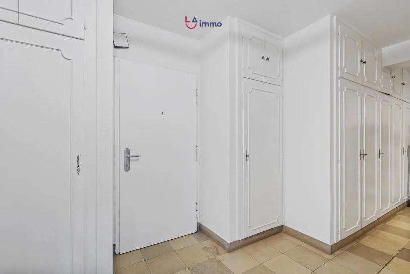 Very nice 87 m² 1-bedroom apartment in Limpertsberg - sought-after area - Image #10