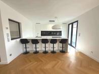 Rare à la vente !  Appartement haut de gamme avec jardin et terrasse - Image #2