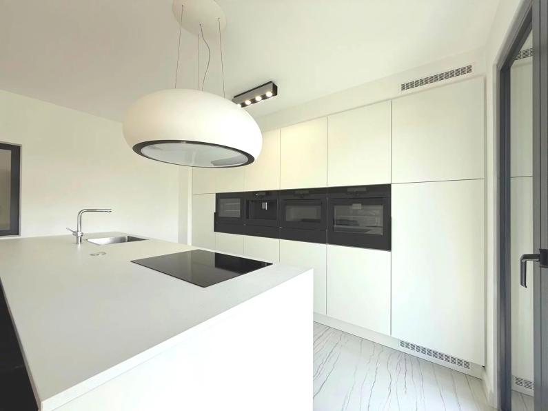Rare à la vente !  Appartement haut de gamme avec jardin et terrasse - Image #4