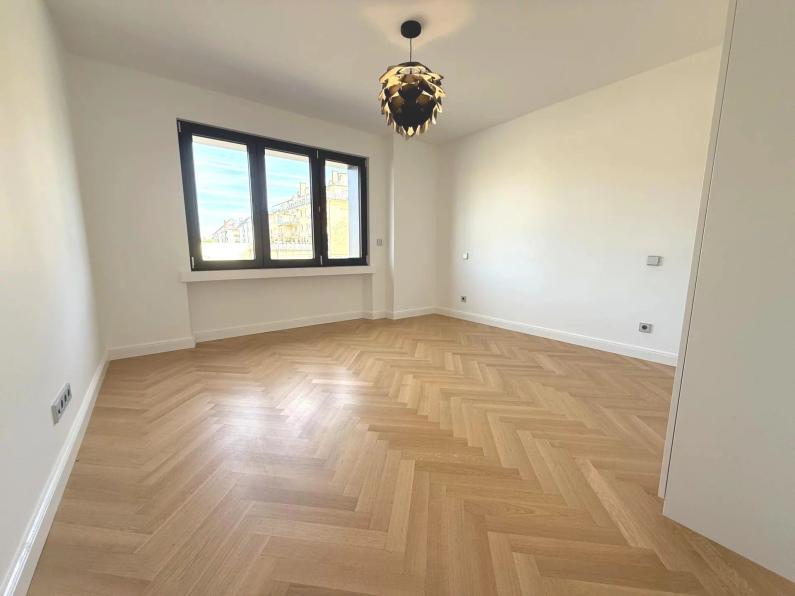 Rare à la vente !  Appartement haut de gamme avec jardin et terrasse - Image #9