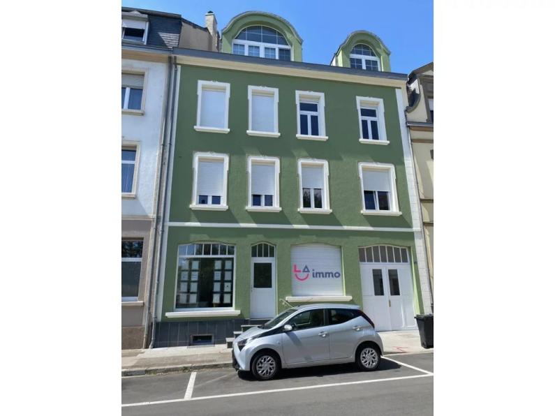 Appartement 2 chambres en rez-de-chaussée avec grande terrasse et entrée indépendante. - Image #1
