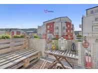 Élégant appartement rénové avec balcon, 2 chambres et 2 emplacements  intérieurs - Image #1