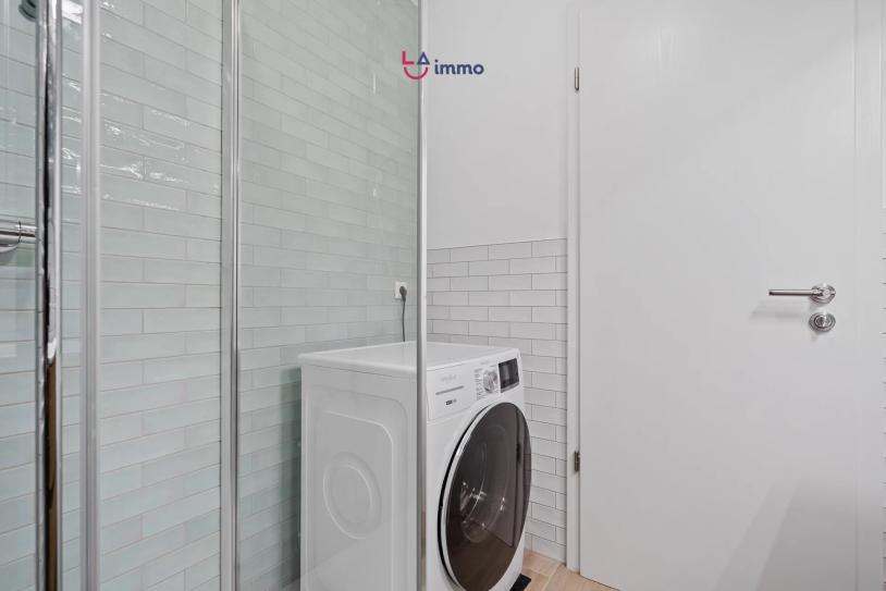 Élégant appartement rénové avec balcon, 2 chambres et 2 emplacements  intérieurs - Image #6