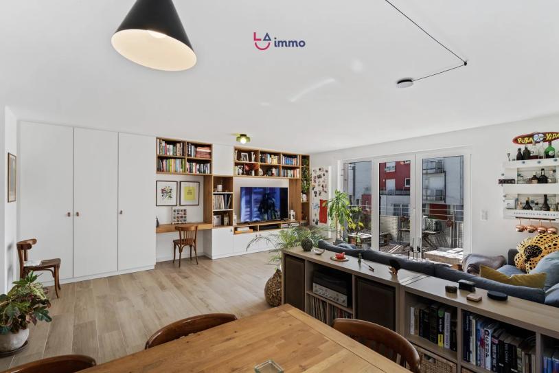 Élégant appartement rénové avec balcon, 2 chambres et 2 emplacements  intérieurs - Image #11