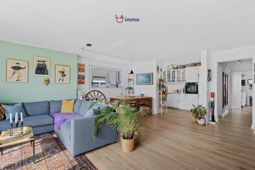 Élégant appartement rénové avec balcon, 2 chambres et 2 emplacements  intérieurs - Image #13