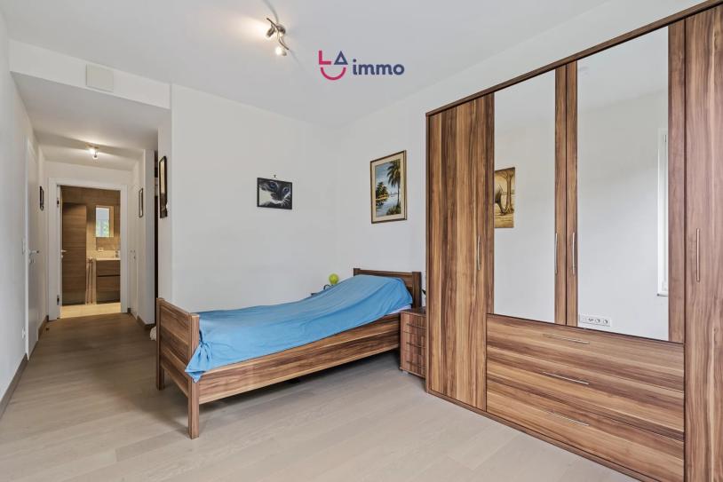 À VENDRE – Superbe appartement 1 chambre avec terrasse dans résidence de standing avec piscine & spa - Image #8