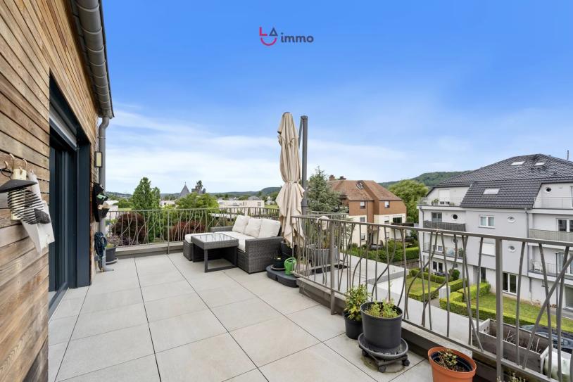 Duplex élégant dans résidence 2021 avec terrasse et parking extérieur - Image #2