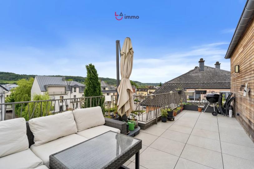 Duplex élégant dans résidence 2021 avec terrasse et parking extérieur - Image #3