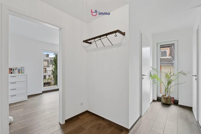 Duplex élégant dans résidence 2021 avec terrasse et parking extérieur - Image #8