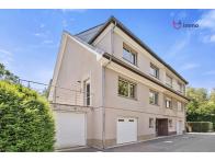 Maison libre des 3 côtés avec jardin, grenier et double garage – Havre de paix à personnaliser - Image #1