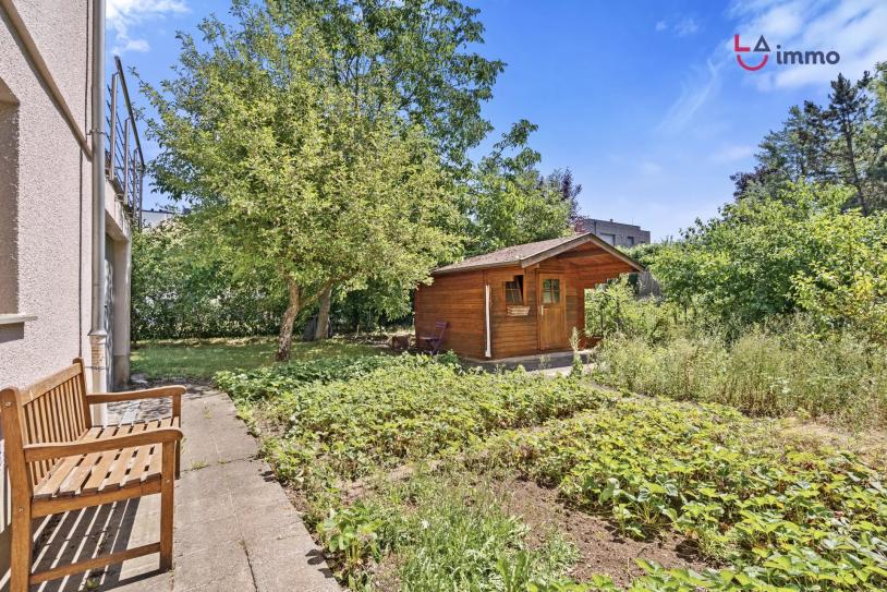 Maison libre des 3 côtés avec jardin, grenier et double garage – Havre de paix à personnaliser - Image #4