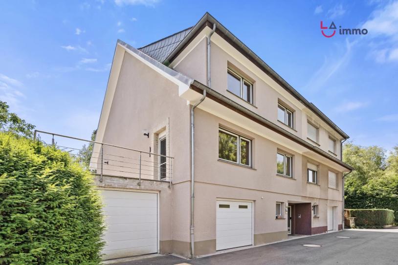 Maison libre des 3 côtés avec jardin, grenier et double garage – Havre de paix à personnaliser - Image #1