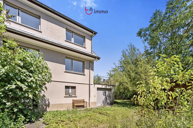 Maison libre des 3 côtés avec jardin, grenier et double garage – Havre de paix à personnaliser - Image #2