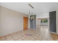 Maison libre des 3 côtés avec jardin, grenier et double garage – Havre de paix à personnaliser - Image #8