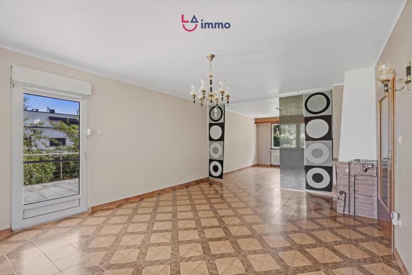 Maison libre des 3 côtés avec jardin, grenier et double garage – Havre de paix à personnaliser - Image #9