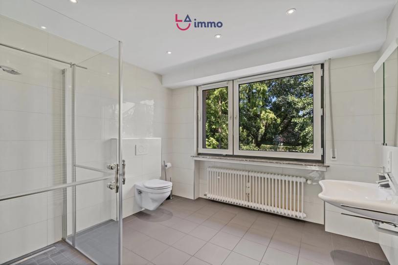 Maison libre des 3 côtés avec jardin, grenier et double garage – Havre de paix à personnaliser - Image #10