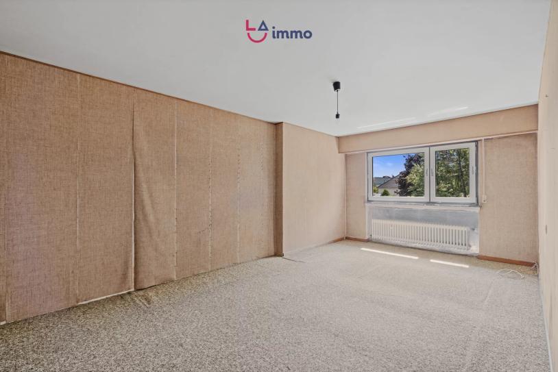 Maison libre des 3 côtés avec jardin, grenier et double garage – Havre de paix à personnaliser - Image #12