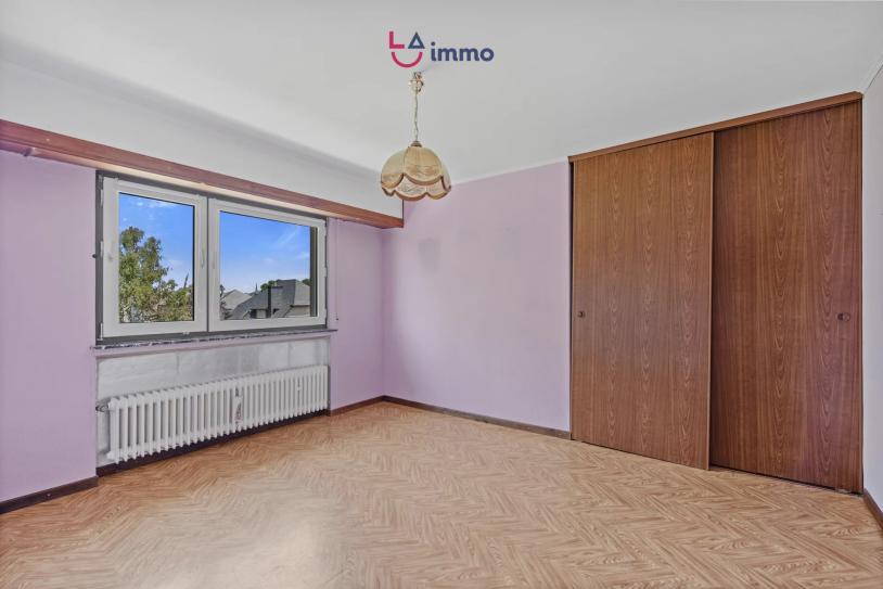 Maison libre des 3 côtés avec jardin, grenier et double garage – Havre de paix à personnaliser - Image #13