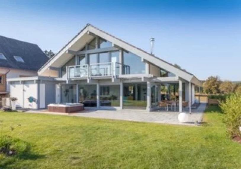 ZU VERKAUFEN – Moderne Architektenvilla in Rombach - Bild #3