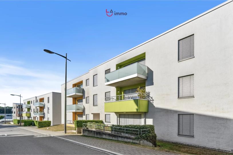 Capellen – Superbe appartement 2 chambres dans petite résidence avec balcon et vue sur les champs - Image #1