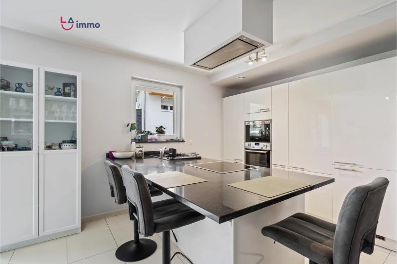 superbe appartement lumineux en rez-de-chaussée avec terrasse de 86 m² - Image #1