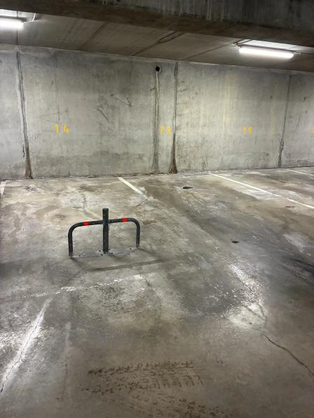 2 indoor parking spaces in Strassen - Image #1