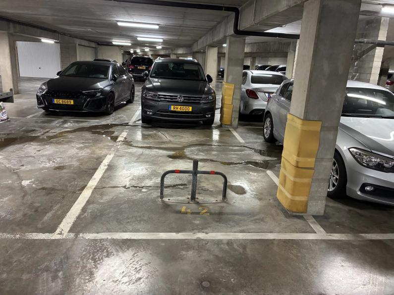 2 indoor parking spaces in Strassen - Image #2
