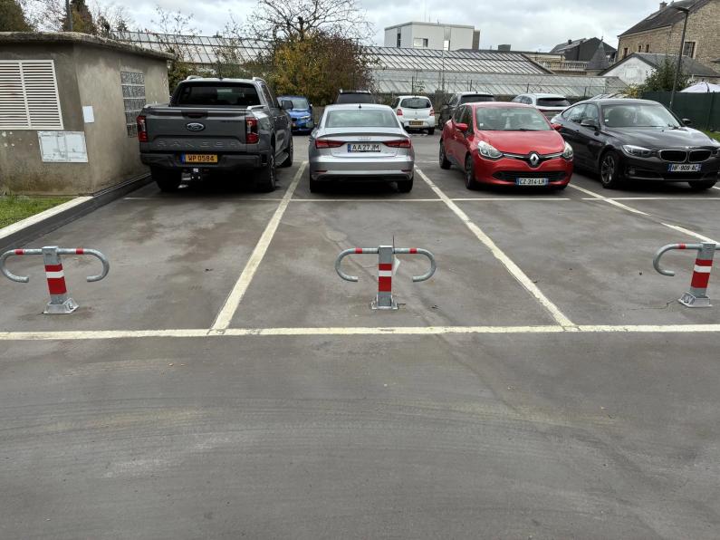 6 Outdoor Parking Spaces in Strassen - Image #2