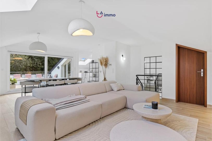 Duplex inversé d’exception avec terrasse et vue sur les bois - Image #7