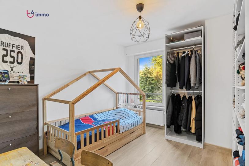 Duplex inversé d’exception avec terrasse et vue sur les bois - Image #13