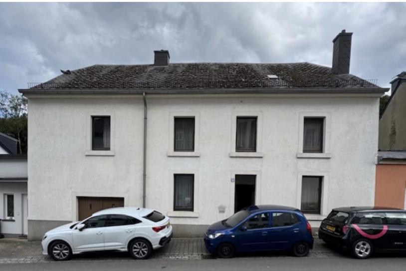 Maison de caractère 1925 à rénover — fort potentiel et projet bi-familial - Image #1