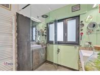 Fully renovated 1-bedroom apartment in a small residence - Image #4