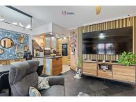 Fully renovated 1-bedroom apartment in a small residence - Image #5