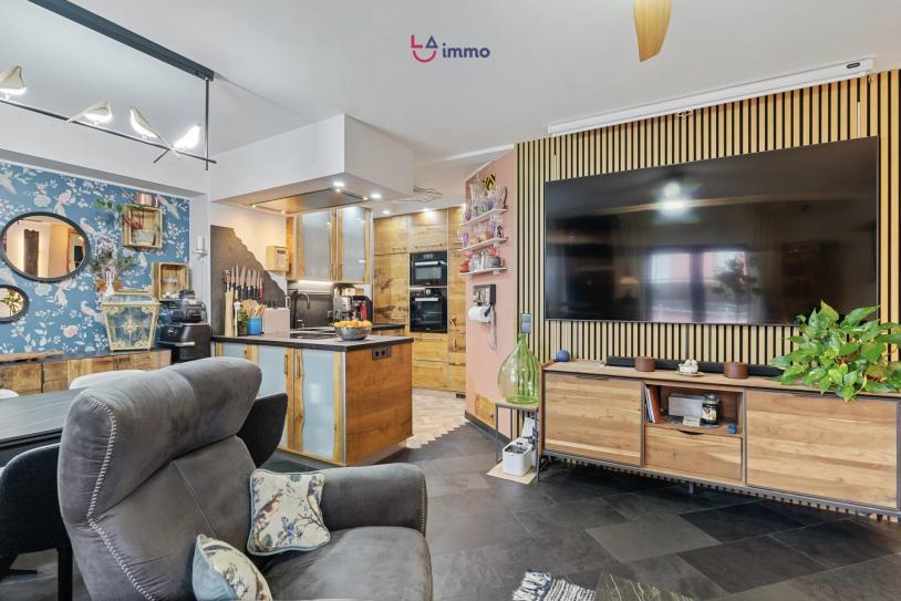 Fully renovated 1-bedroom apartment in a small residence - Image #5