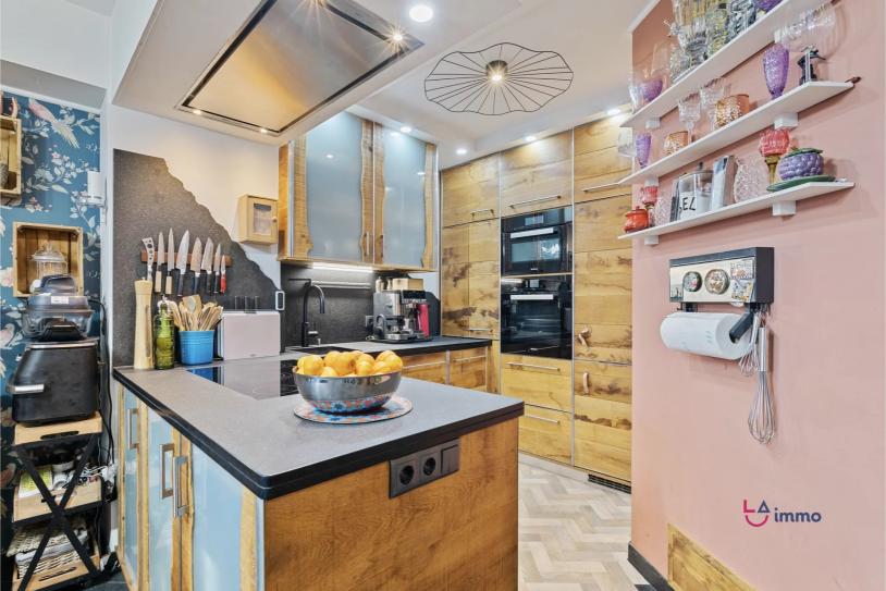 Fully renovated 1-bedroom apartment in a small residence - Image #8