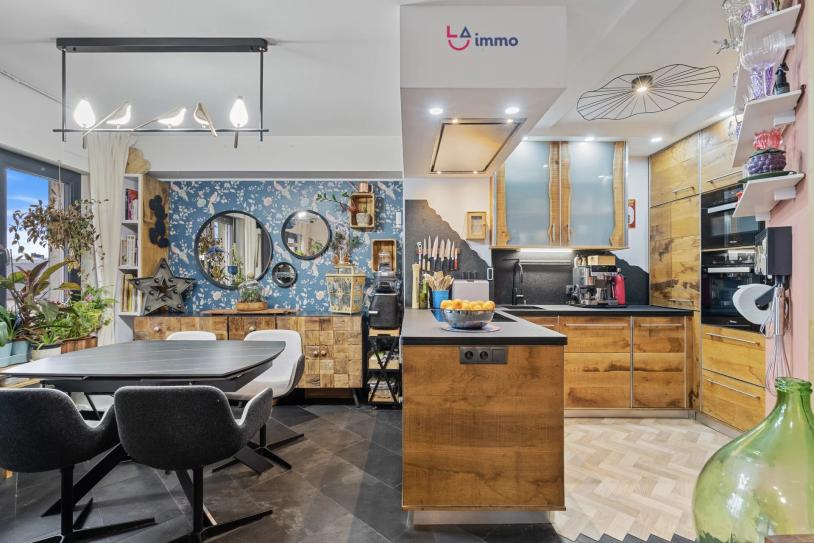 Fully renovated 1-bedroom apartment in a small residence - Image #9