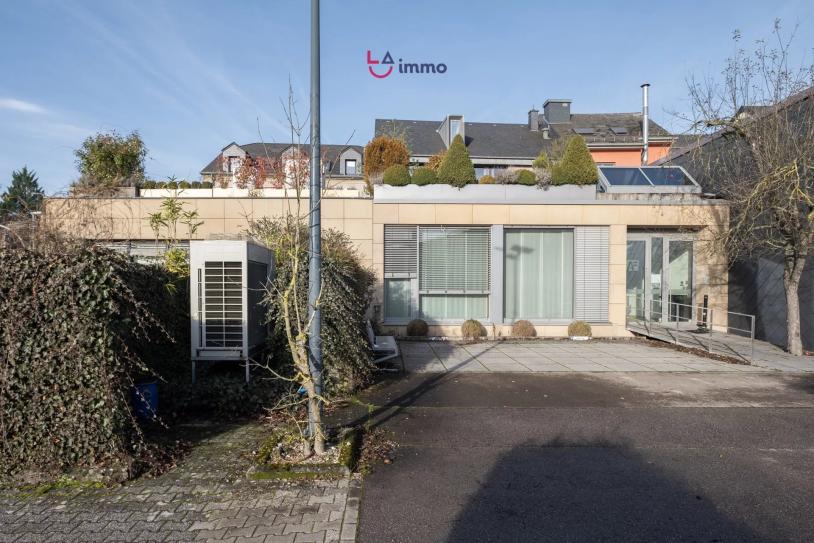 Splendid office building (Rue de la Gare) in Mersch. - Image #3