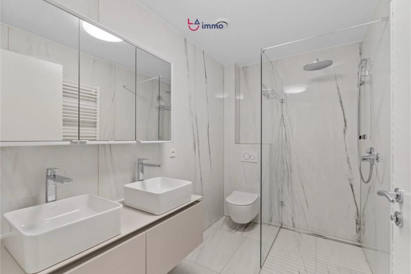 Appartement lumineux et moderne en rez-de-jardin - Image #12