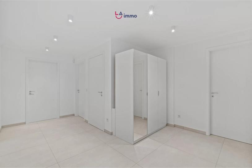 Appartement lumineux et moderne en rez-de-jardin - Image #13 Appartement lumineux et moderne en rez-de-jardin - Image #13