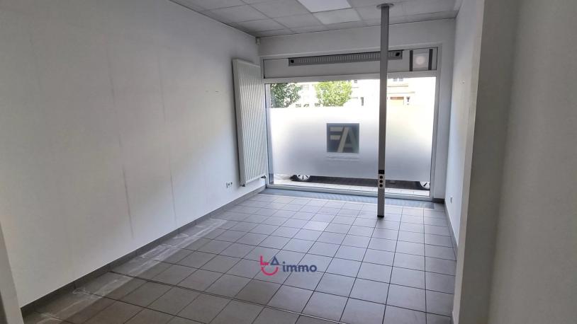 Bureaux spacieux en plein centre de Mersch - Image #2