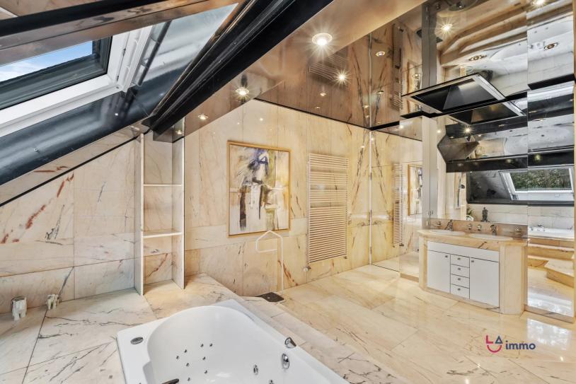 Magnifique maison de ville sur terrain de 5.36 ares - Image #14