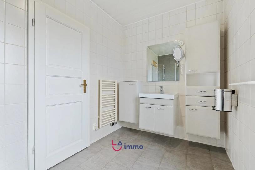 Detached House in Oetrange – Panoramic Views and Serene Green Setting - Image #12