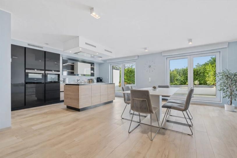 Schöne Triplexwohnung mit 3 Schlafzimmern und Garten - Bild #3