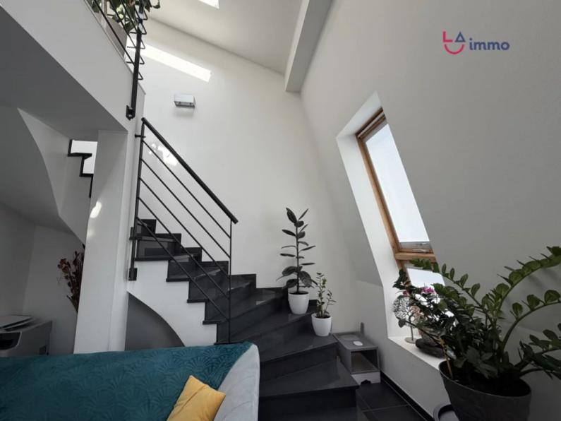 Appartement-duplex spacieux avec 2 chambres - Image #2 Appartement-duplex spacieux avec 2 chambres - Image #2