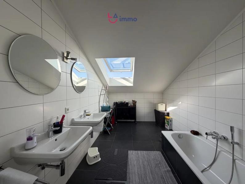 Appartement-duplex spacieux avec 2 chambres - Image #13 Appartement-duplex spacieux avec 2 chambres - Image #13
