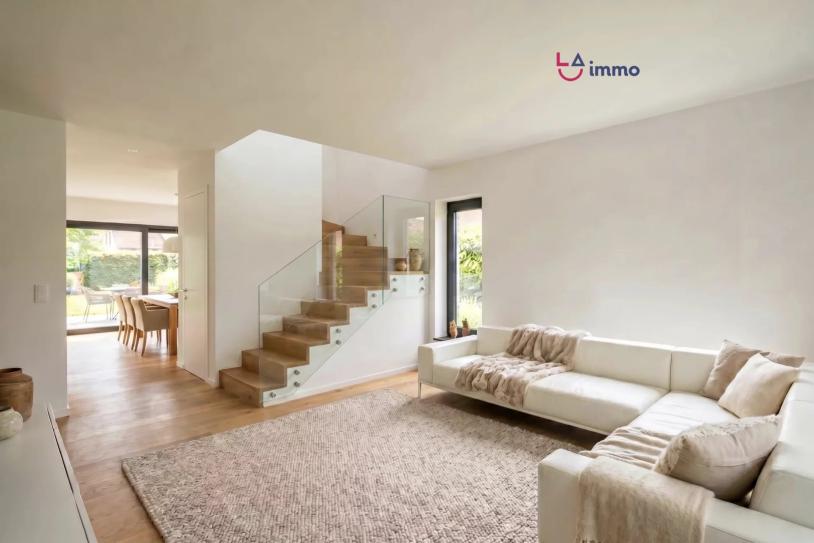 Maison unifamiliale jumelée garage avec 4 chambres - Image #2 Maison unifamiliale jumelée garage avec 4 chambres - Image #2