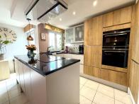 Appartement rénové avec 2 chambres et balcons – Dudelange - Image #2