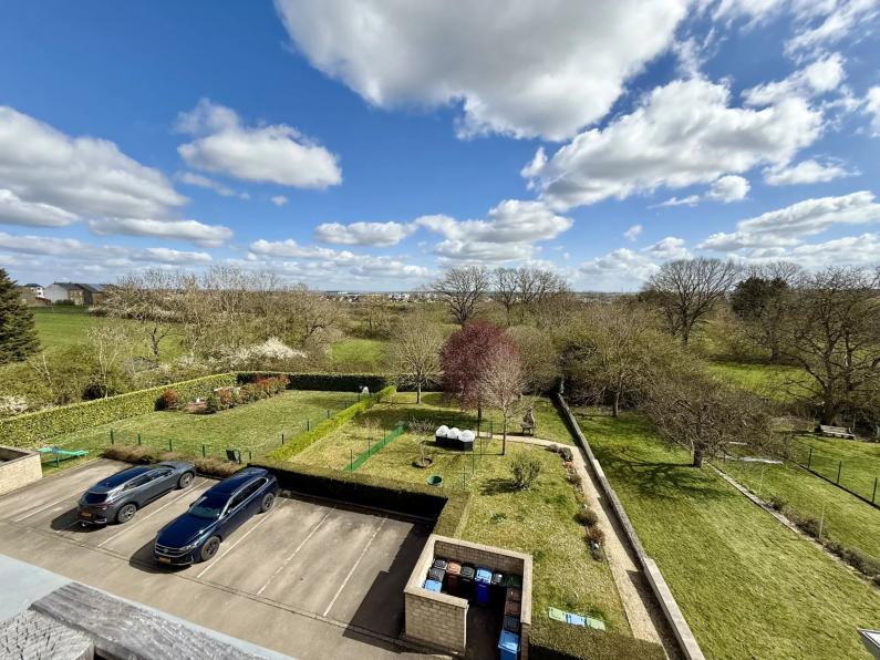 Appartement rénové avec 2 chambres et balcons – Dudelange - Image #12