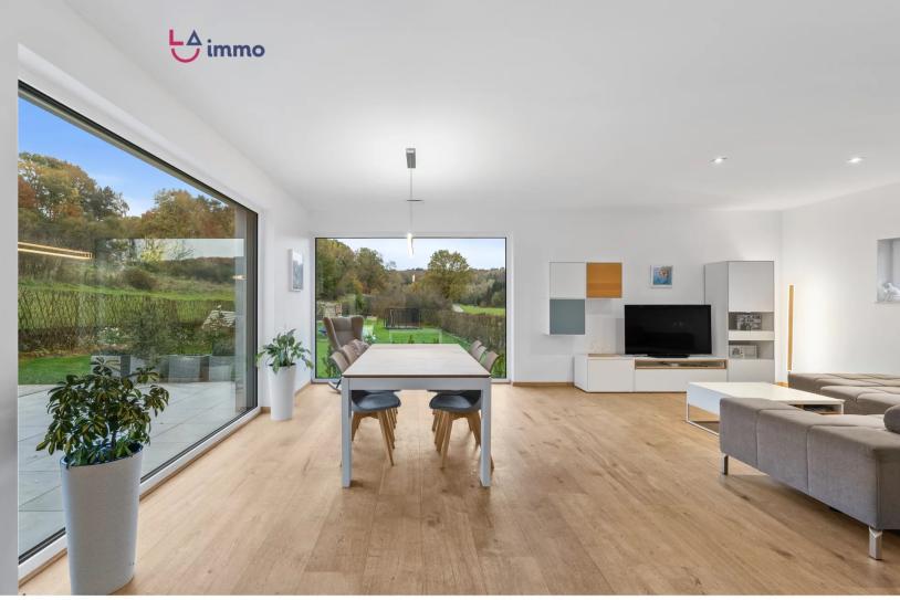 Exceptional Detached House in a Peaceful and Prestigious Setting - Image #3 Exceptional Detached House in a Peaceful and Prestigious Setting - Image #3
